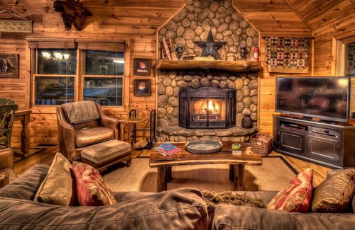 Foxfire Estates Cabin | Above It All- Pet Friendly | Screened Porch | Outdoor Fireplace