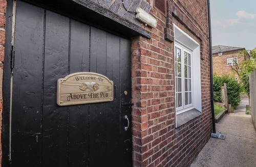 Barnt Green Cottage | ABOVE THE PUB, pet friendly in Alvechurch