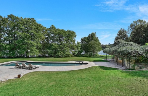 Lakeshore Addition House | Above Timeless I Waterfront I Lake Austin I Events I Pool&Spa I Services