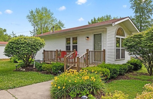 Saugatuck Villa | Above Town - One Bedroom Villa, Sleeps 2