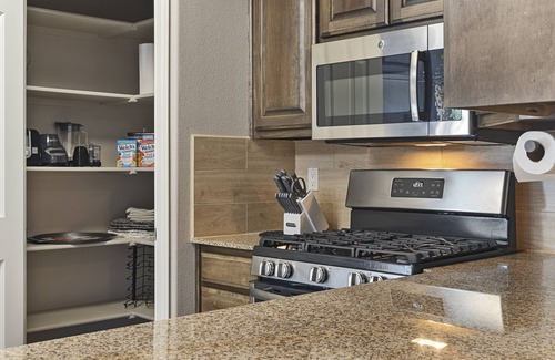 Ventana Ranch House | ABQ West/Paradise Hills Modern Living w/Extra Parking & Garage