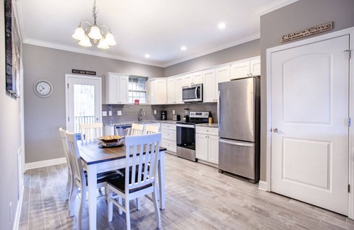 Townsend Condo | Abrams Retreat at Cades Cove w/Mountain Views!