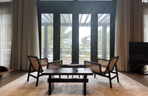 San Pedro Apartment | Abrazos 6: Oceanview Spacious Suite w/Balcony