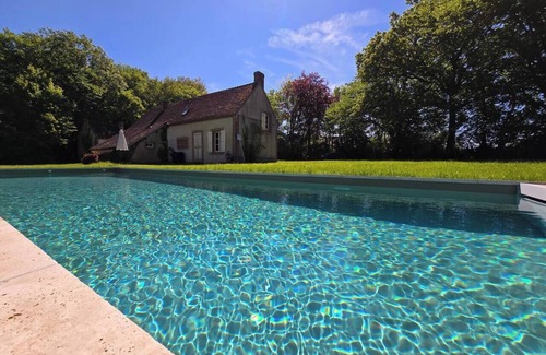 St-Christophe-sur-Avre House | Absolute relaxation & heated pool