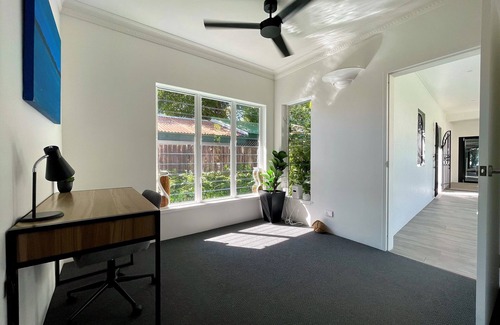 Holloways Beach House | ABSOLUTE BEACHFRONT 10 MINUTES FROM CAIRNS CBD