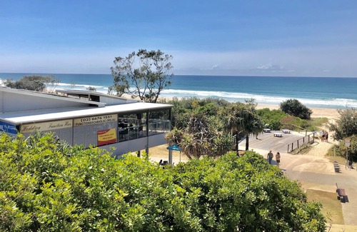 Cabarita Beach Apartment | Absolute Beach Front - Cabarita Promenade - Sea View - 3 Bedroom Apartment