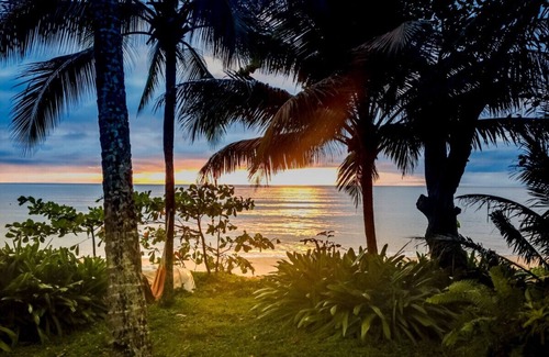 Holloways Beach House | Absolute Beachfront Paradise Private 'Drift Beach