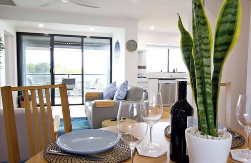 Semaphore Park Apartment | Absolute BeachFront 2 bedroom unit Sandy Feet 2