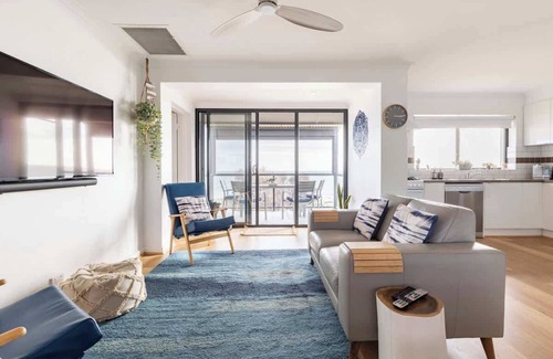 Semaphore Park Apartment | Absolute BeachFront 2 bedroom unit Sandy Feet 2