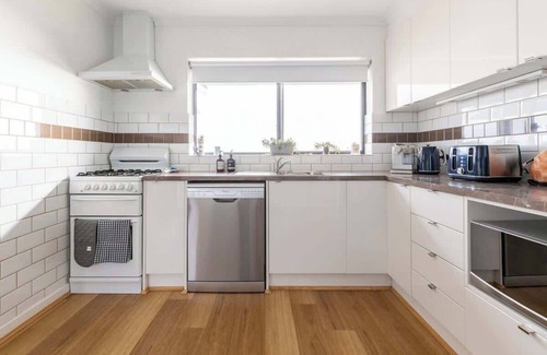 Semaphore Park Apartment | Absolute BeachFront 2 bedroom unit Sandy Feet 2