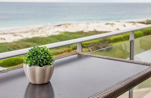 Ledge Point Apartment | Absolute beachfront villa, Ledge Point