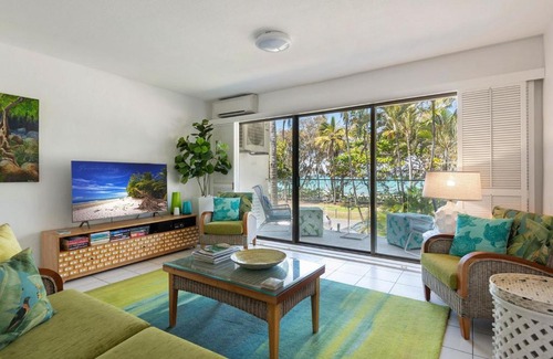 Port Douglas Apartment | Absolute Beachfront