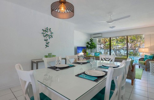 Port Douglas Apartment | Absolute Beachfront
