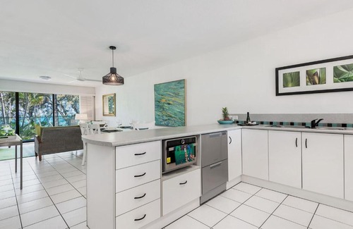 Port Douglas Apartment | Absolute Beachfront