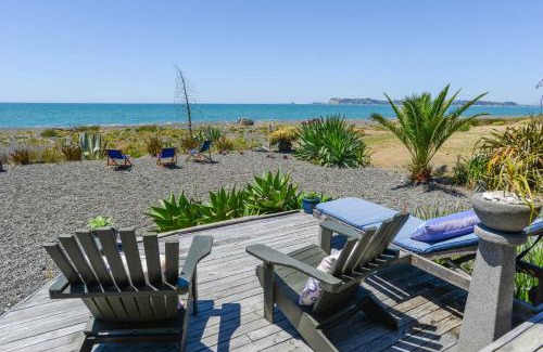 Napier Bed & Breakfast | Absolute Beachfront B&B