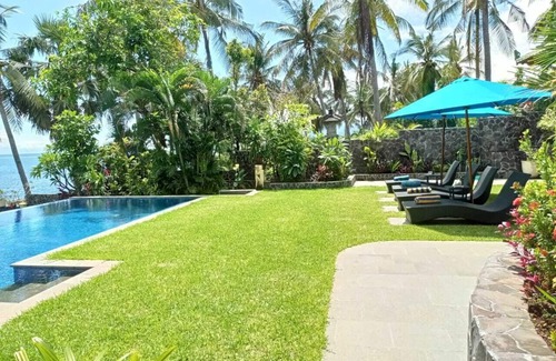 Kubu Villa | Absolute Beachfront, Private 3BR Villa with Pool on 1200m2 of Tropical Land