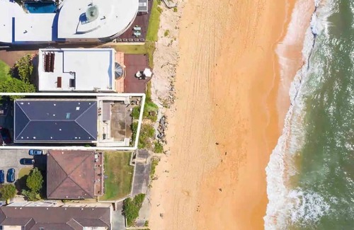 Central Coast Apartment | Absolute Beachfront Surf Unit 🏖 In Terrigal/Wambi