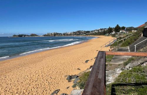 Wamberal Apartment | Absolute Beachfront Surf Unit In Terrigal/Wambi