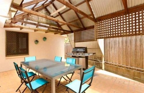 Smiths Lake House | Absolute Lakefront Bliss. 5hp motorboat to explore the lake, family friendly