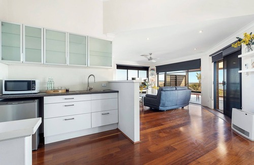 Halls Head House | Absolute Oceanfront Retreat