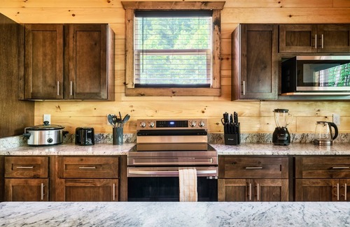 Wears Valley Cabin | Absolute Privacy Awaits!