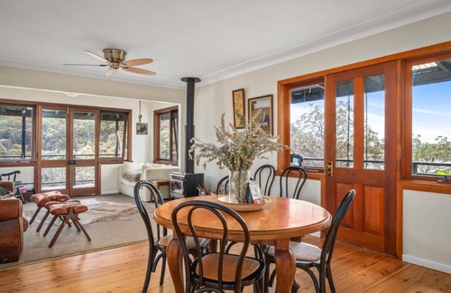 Horsfield Bay House | Absolute Waterfront Escape Pets, Fishing, Kayaks, Wifi