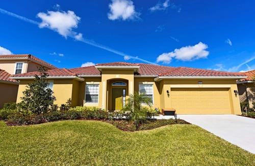 Loughman Villa | Absolutely stunning, luxury and ultra modern 4 bed poolvilla @ Solterra Resort