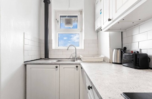 Nine Elms Apartment | Abstract & Cosy Apart - Moments To City W/parking