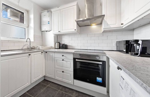 Nine Elms Apartment | Abstract & Cosy Apart - Moments To City W/parking