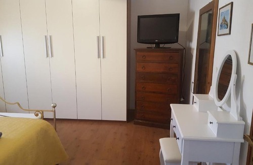 Santo Stefano di Magra Apartment | ABUELA