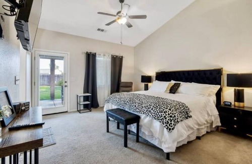 Visalia House | Abundant 3B/2b House Pet Friendly