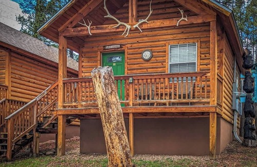 Ruidoso Cabin | AC-#1 Deer Cabin- Cute Micro Log Cabin at Center of Midtown Ruidoso