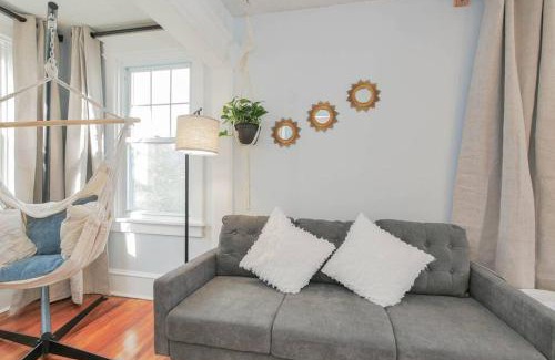 Atlantic City Apartment | AC 6BR 2BA Quiet Retreat Central Location