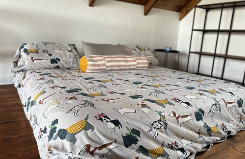 Sainte-Marguerite-du-Lac-Masson Ski Chalet | Access to Lac Fidele, Private Hot Tub (559207)