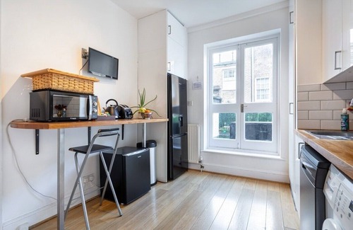 Marylebone Apartment | AC + Patio Mini Castle By Oxford Circus 4BR 2.5Bth