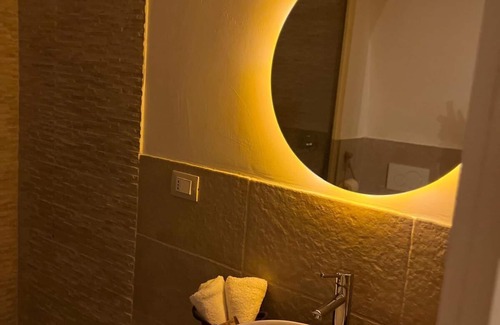 Adelfia Bed & Breakfast | 'ACA Luxury Suite with Jacuzzi,thus enjoying a range of modern amenities.