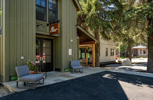 Crested Butte House | Academy Place | King's Crown