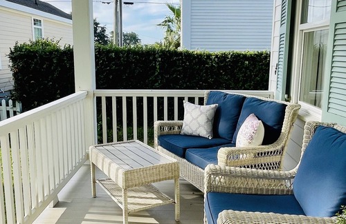 Old Town Cottage | Acadian cottage 1 minute walk to beach, 5 minutes to Old Town BSL! Best location