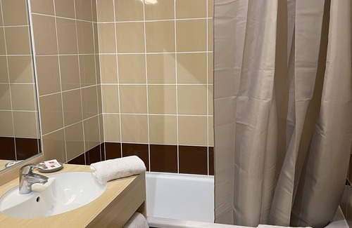 Quartier du Casino Hotel | Acadie St Victor