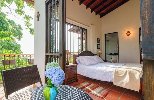 La Vega Hotel | ACAIMA CAFE