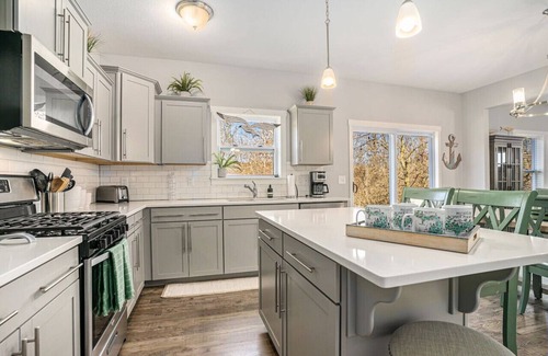 Miami Park House | Access to private association beach. Sleeps 10.