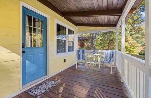 Hendersonville House | Accessible 1BR Cottage w/Firepit | Near Trails