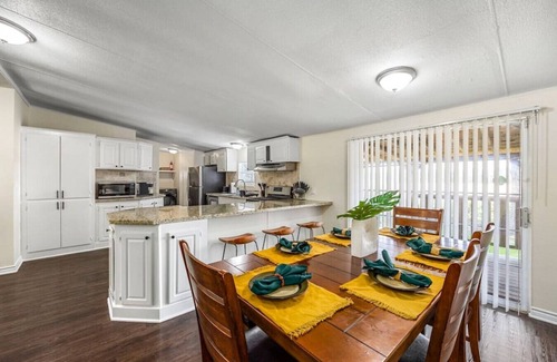 Conroe Apartment | Accessible 3BR Sleeps 12 Pet-Friendly Conroe Stay