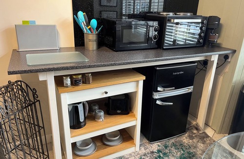 Wadsworth Apartment | Accessible Quiet Studio in Prime Central Location with Log Burner &Private Patio