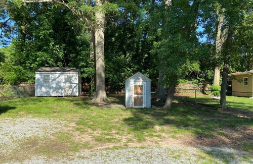 Durham House | Accessible Retreat: Medical-Friendly Stay