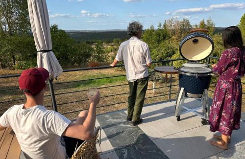 Salvagnac-Cajarc Villa | Accessible Villa with Panoramic Views