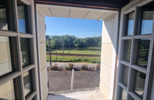 Saint-Julien-de-Chedon Apartment | Accommodation for 5 people, with small terrace, pets welcome.