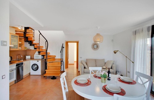 La Oliva Villa | Accommodation 'Casa Bonita Lajares Fuerteventura' with Sea View, Shared Pool and Wi-Fi