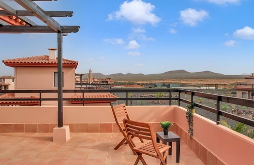 La Oliva Villa | Accommodation 'Casa Bonita Lajares 2' with Shared Pool, Private Terrace and Wi-Fi