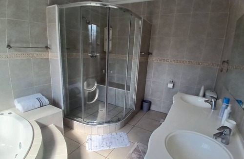 Greater Johannesburg Metropolitan Area Bed & Breakfast | Accommodation For Group & Family House, "B&B" in Johannesburg Midrand